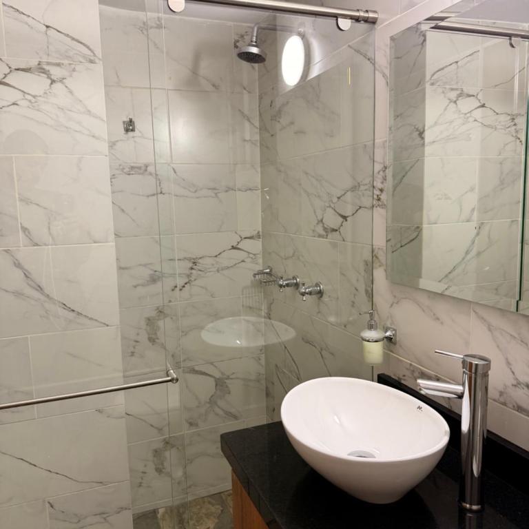 Moderno y Cálido Apartamento en el Centro - Two-Bedroom Deluxe Apartment - 8