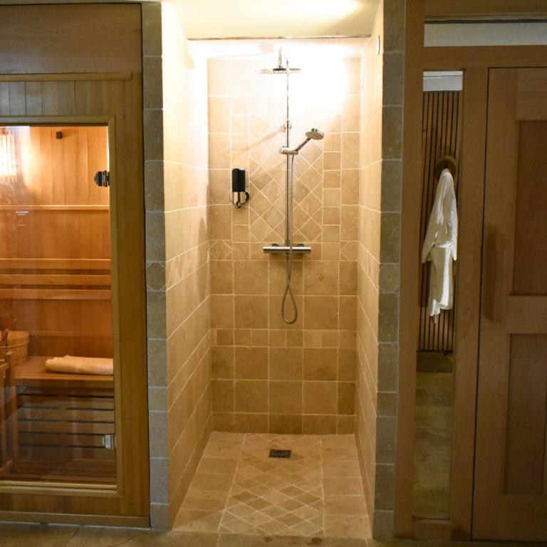 Hébergement insolite avec jacuzzi privatif Millau - Appartement Deluxe - 19