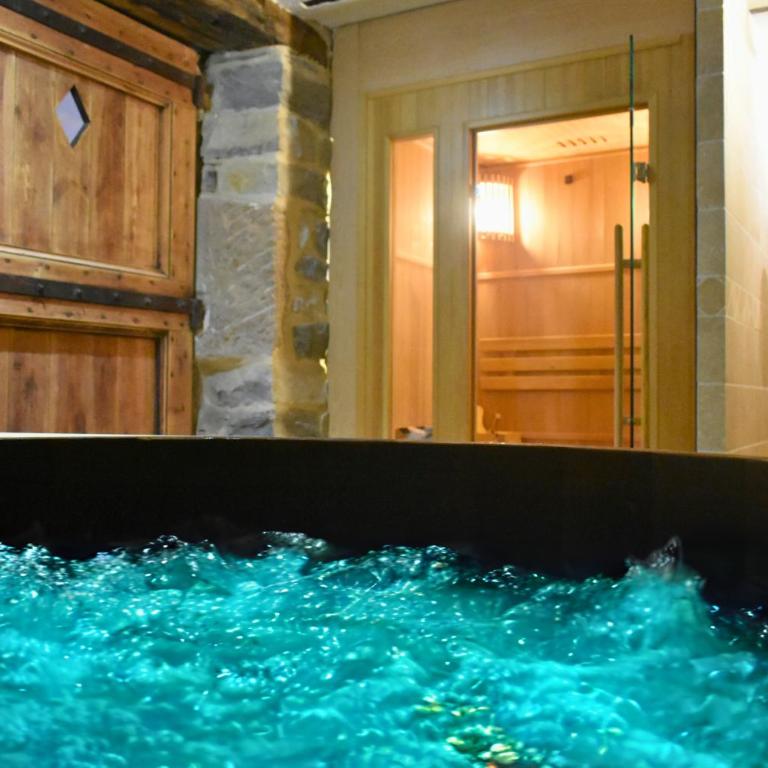 Hébergement insolite avec jacuzzi privatif Millau - Appartement Deluxe - 18
