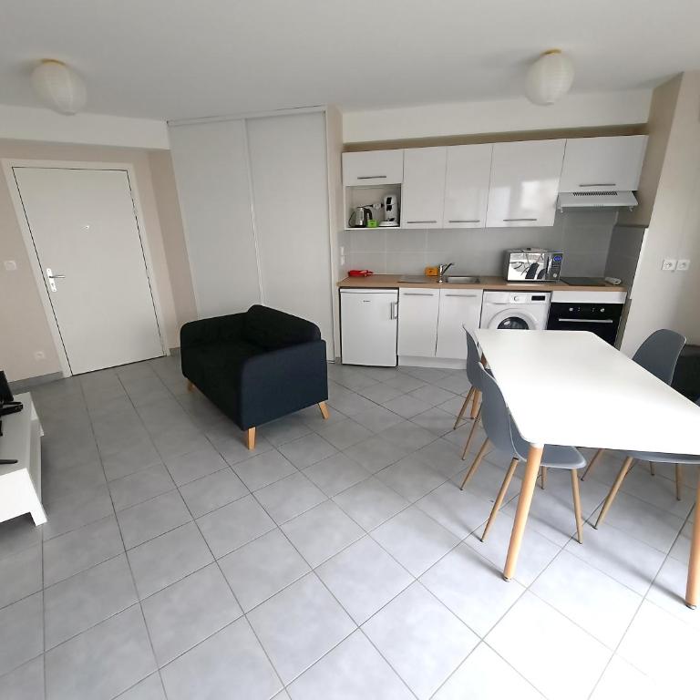 Le 18 - Apt 2 Personnes, avec terrasse - Monolocale - 2