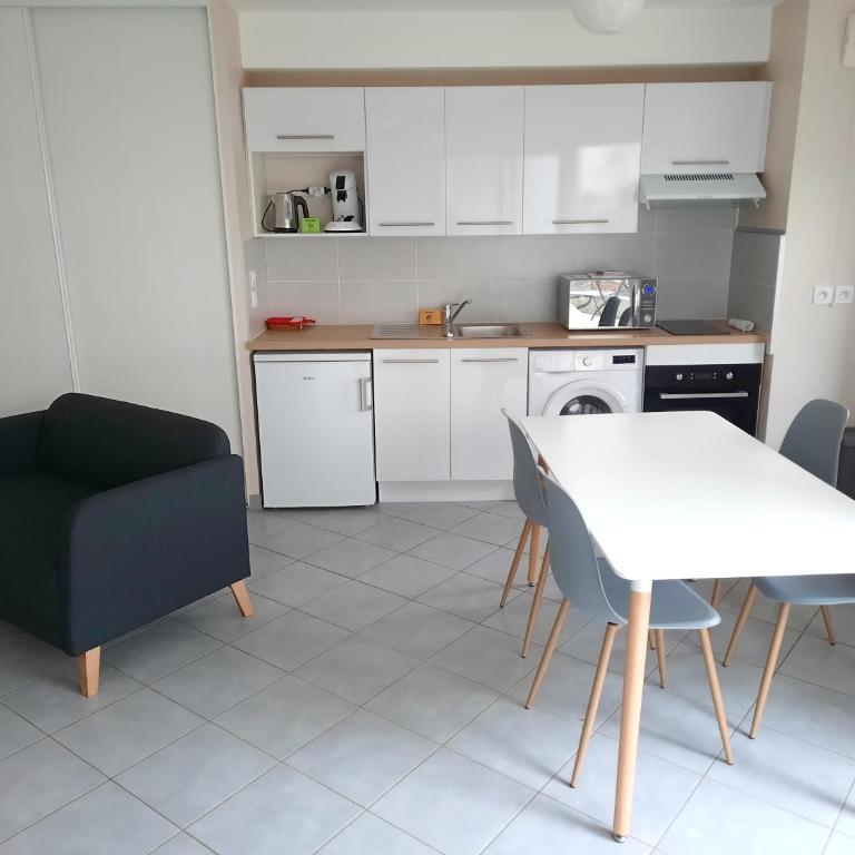 Le 18 - Apt 2 Personnes, avec terrasse - Monolocale - 8