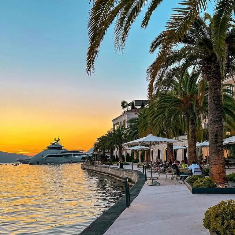 Apartments Tropic Holiday Tivat - One-Bedroom Apartment - 2