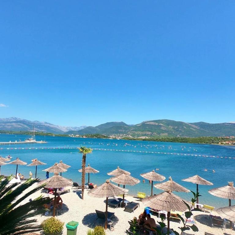 Apartments Tropic Holiday Tivat - One-Bedroom Apartment - 4