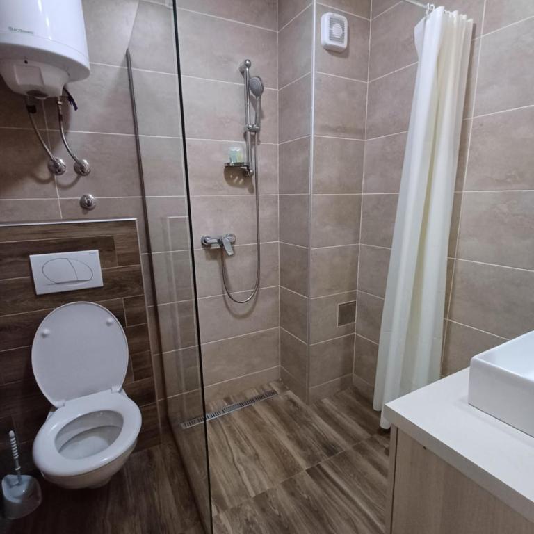 View N52A - Studio - 10