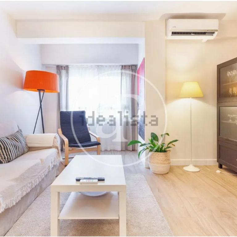 Family Home AVE Joaquín Sorolla & Centro - Two-Bedroom Apartment - 2