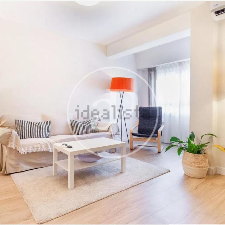 Family Home AVE Joaquín Sorolla & Centro - Two-Bedroom Apartment - 3