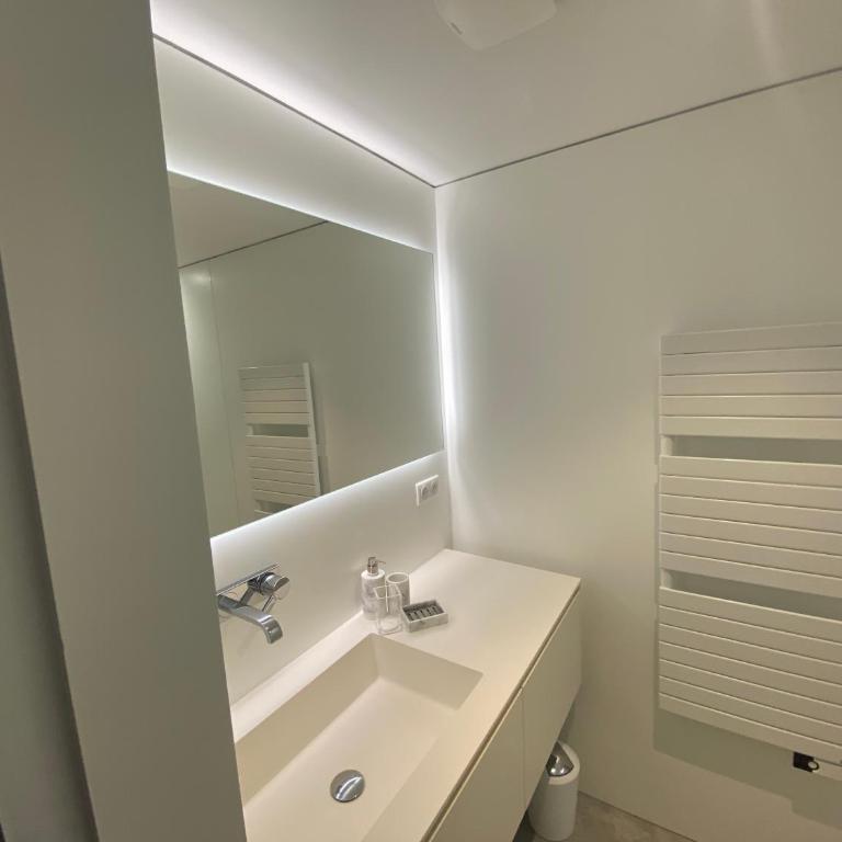 Élégant chalet contemporain - sauna - piscine -10p - Villa - 35