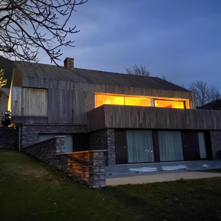 Élégant chalet contemporain - sauna - piscine -10p - Villa - 57