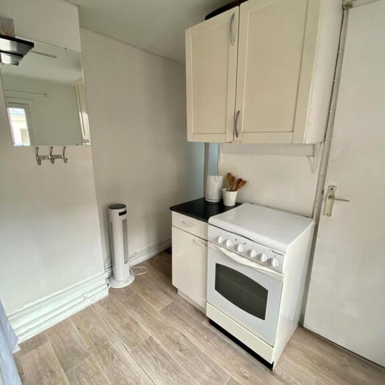 Romantic Studio apt Historical Center Paris Marais - One-Bedroom Apartment - 1