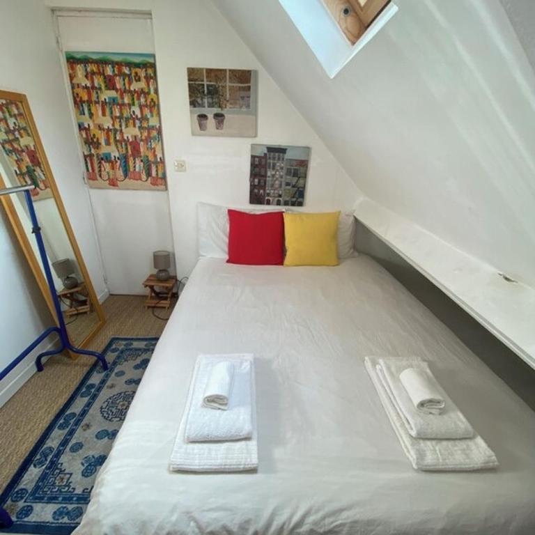 Romantic Studio apt Historical Center Paris Marais - One-Bedroom Apartment - 11