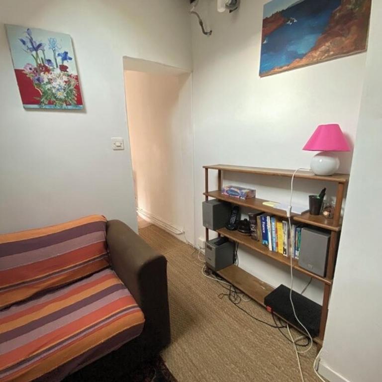 Romantic Studio apt Historical Center Paris Marais - One-Bedroom Apartment - 13
