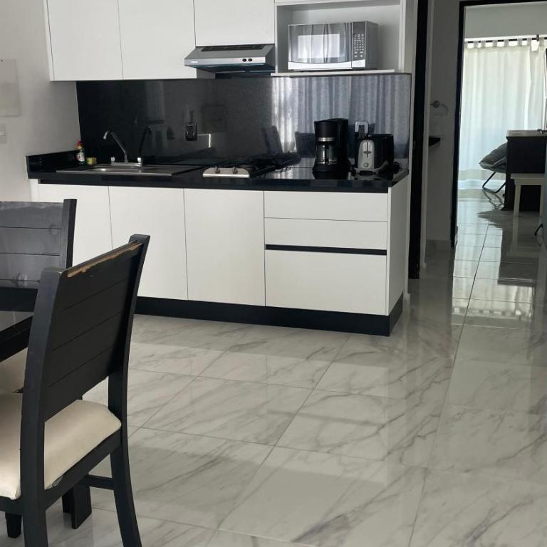 Cancun beach by Brisas 2 - One-Bedroom Apartment - 10