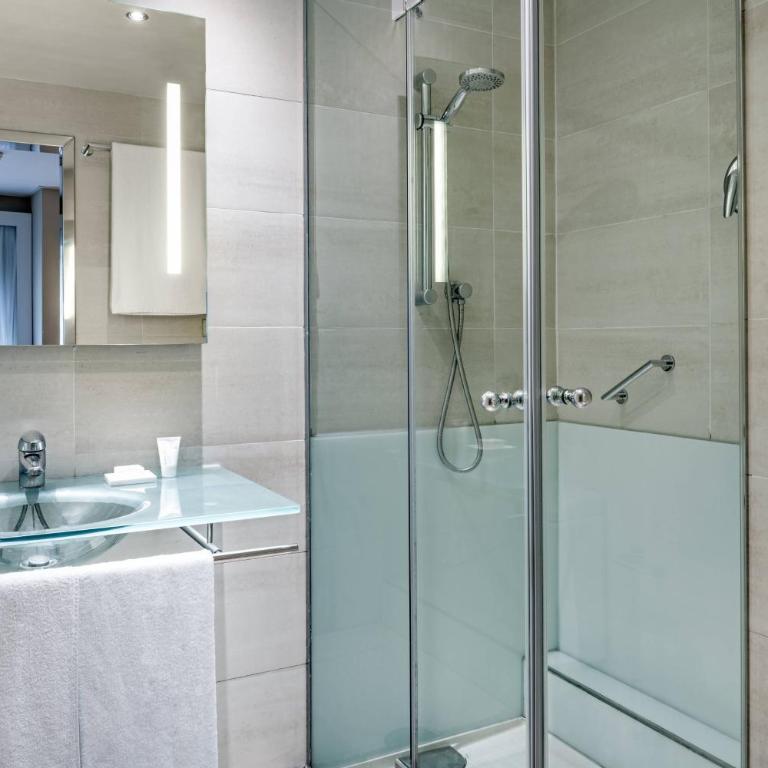 AC Hotel Irla by Marriott - Standard Room Queen, Guest room, 1 Queen - 2