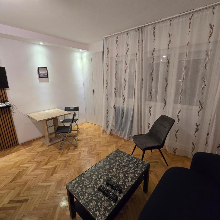 Azzurro Studio Apartment - Apartment - 6