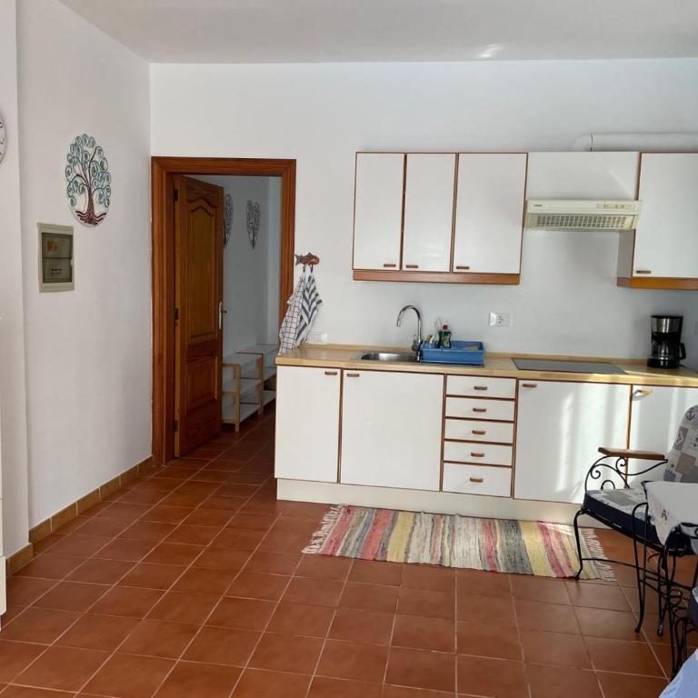 Oceanfront Apt in Private Villa - Next to the Beach - One-Bedroom Apartment - 17