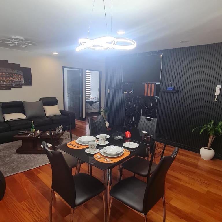 Elegante depa de 2 dormitorios calacoto entre calle 9 y 10 - Apartamento de 2 dormitorios - 1