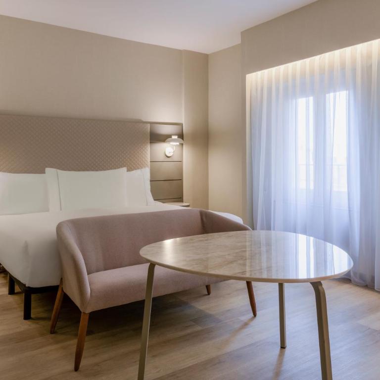 AC Hotel Carlton Madrid by Marriott - Standard Queen Room, Guest room, 1 Queen - 1