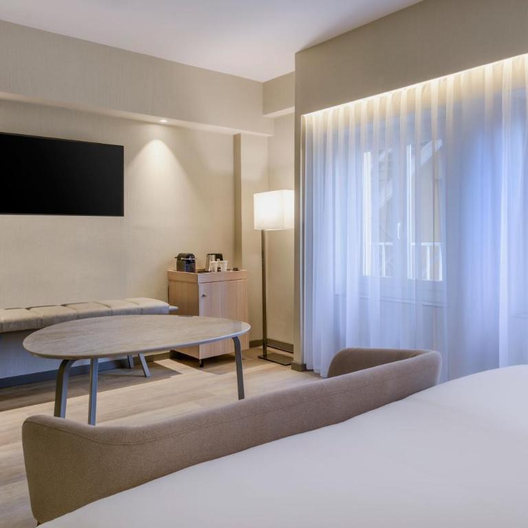 AC Hotel Carlton Madrid by Marriott - Superior King Room, Guest room, 1 King - 4