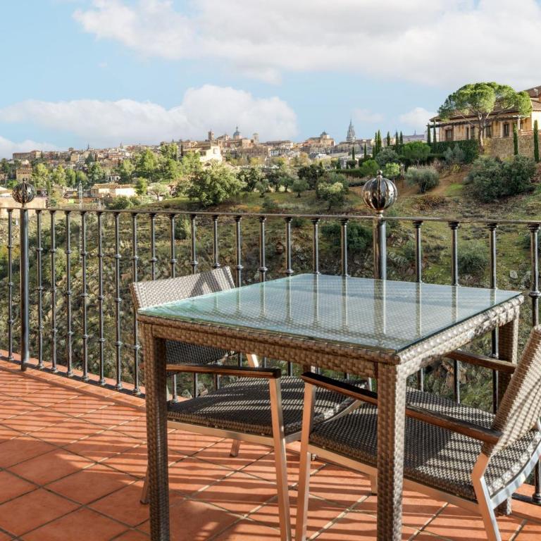 AC Hotel Ciudad de Toledo by Marriott - Habitación Superior con terraza - cama extragrande - 4