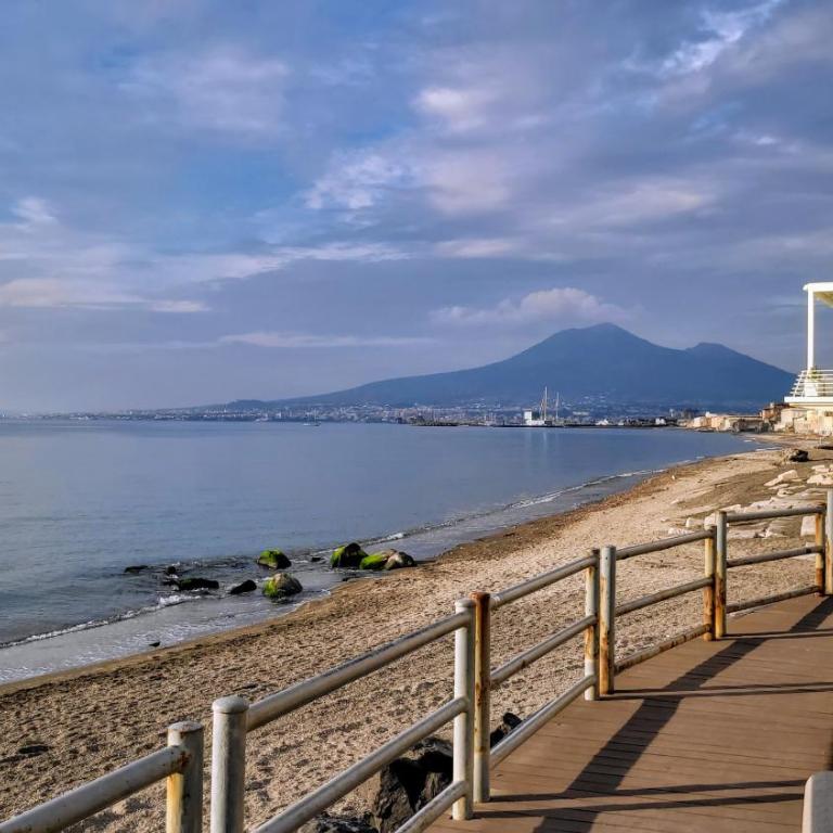 Porta Pompei & Sorrento Coast - Appartamento con 3 Camere da Letto e Vista Montagna - 77