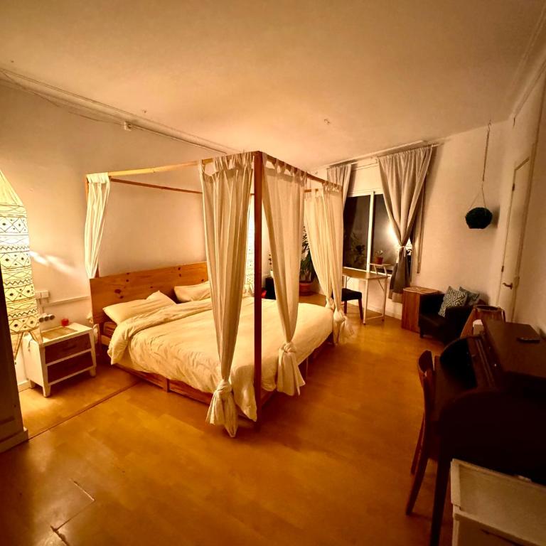 Casa Clot - Deluxe Double Room with Shower - 4