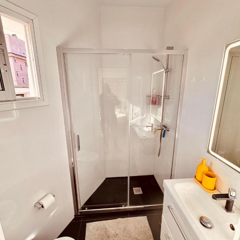 Casa Clot - Deluxe Double Room with Shower - 1
