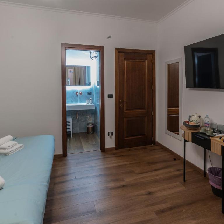 Vatican Design Suites - Camera Matrimoniale Deluxe - 6