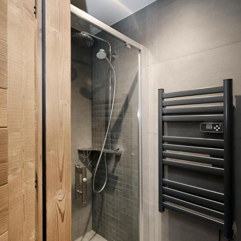 Chalets Horizon Blanc - Vue exceptionnelle Loup Blanc -Sauna extérieur Ours des Glaces -5 étoiles - Superior Chalet - 39