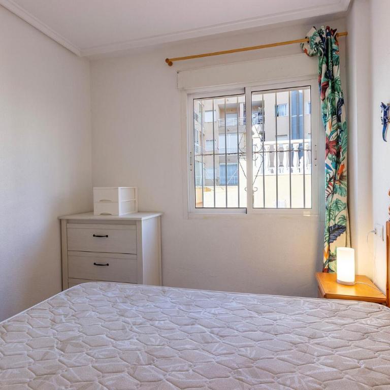 Lovely Apartment In Torrevieja With Swimming Pool - Two-Bedroom Apartment - 9