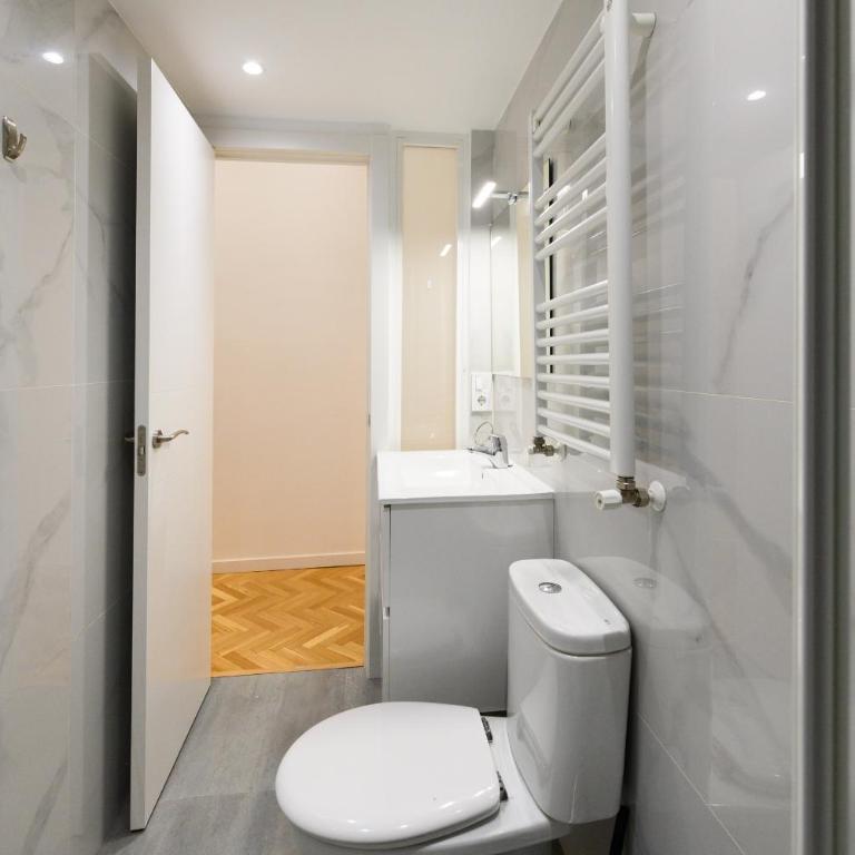 For You Rentals Elegante vivienda de 3 habitaciones en el centro de Madrid Temporal PSM92 - Apartamento de 3 dormitorios - 42
