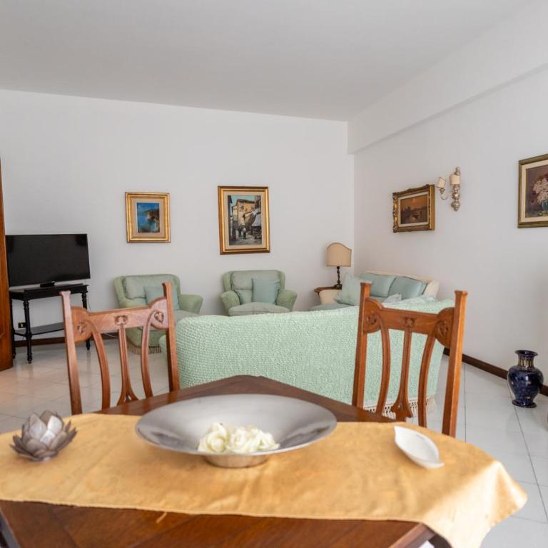 Frontemare da Anna - Three-Bedroom Apartment with Sea View - 14