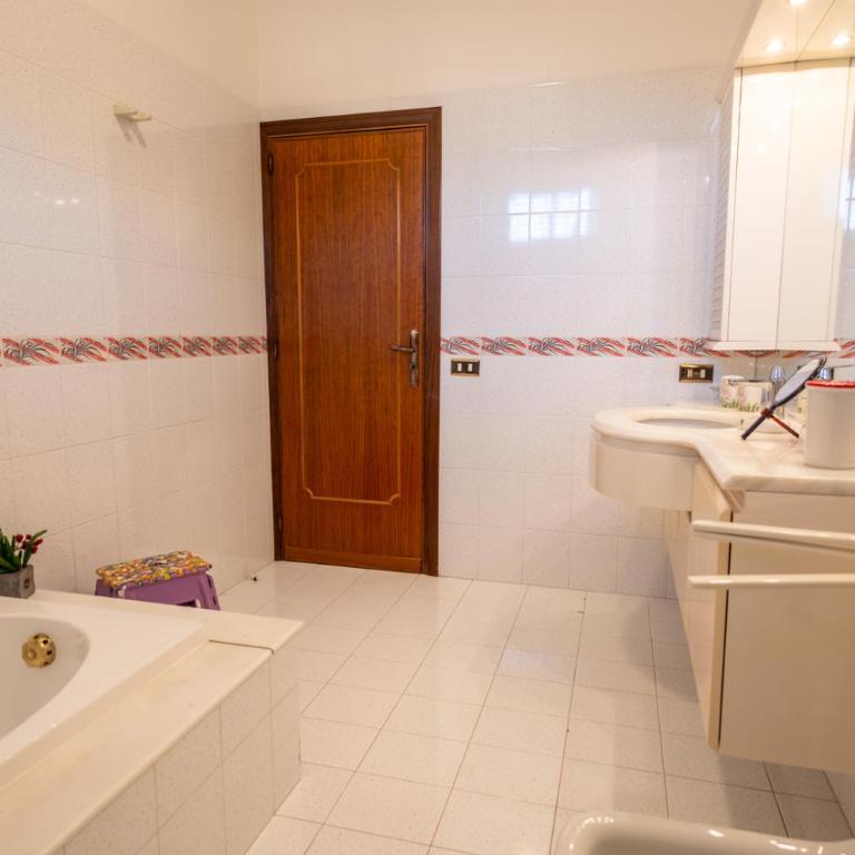 Frontemare da Anna - Three-Bedroom Apartment with Sea View - 38