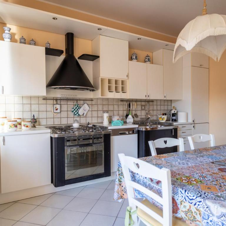 Frontemare da Anna - Three-Bedroom Apartment with Sea View - 47