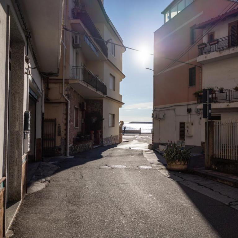 Frontemare da Anna - Three-Bedroom Apartment with Sea View - 49