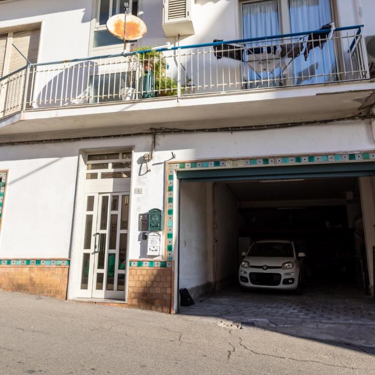 Frontemare da Anna - Three-Bedroom Apartment with Sea View - 60