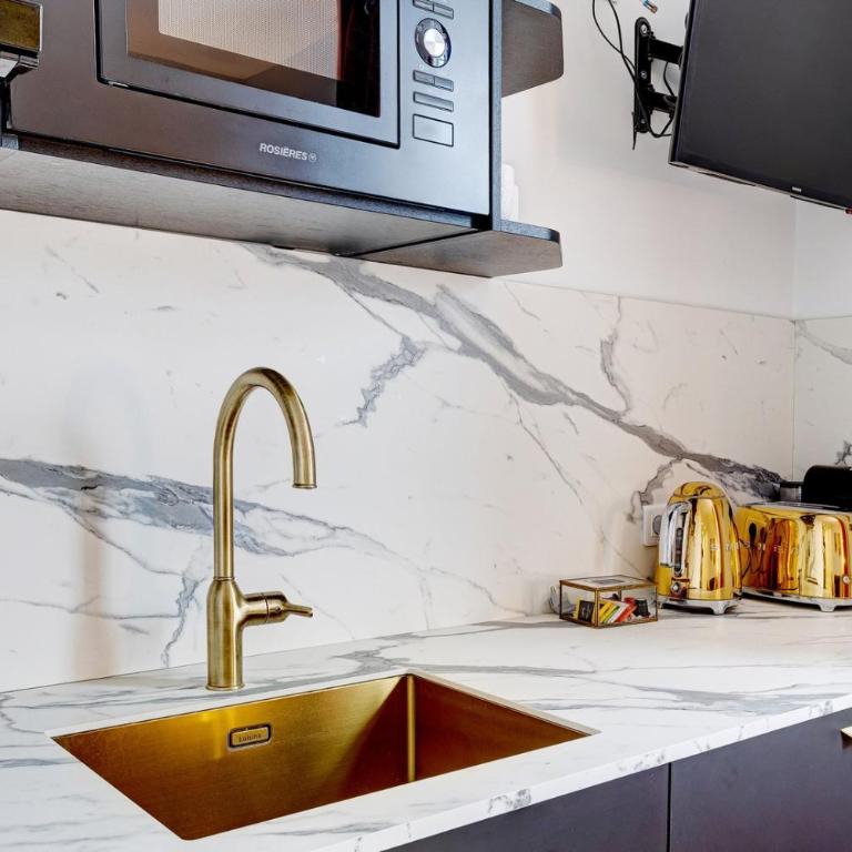 212 Suite Louboutin - Superb Apartment in Paris - Appartement - 4