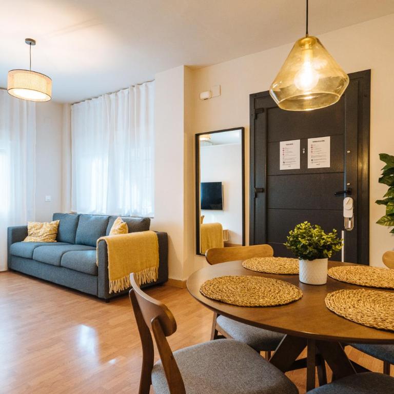 Charming Apartment in the Heart of Triana, Seville - Apartamento de 2 dormitorios - 1