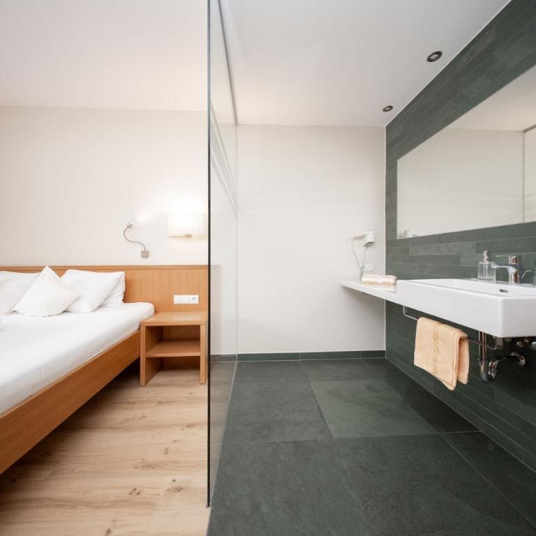 Hotel Garni Maria Theresia - Doppelzimmer - 1