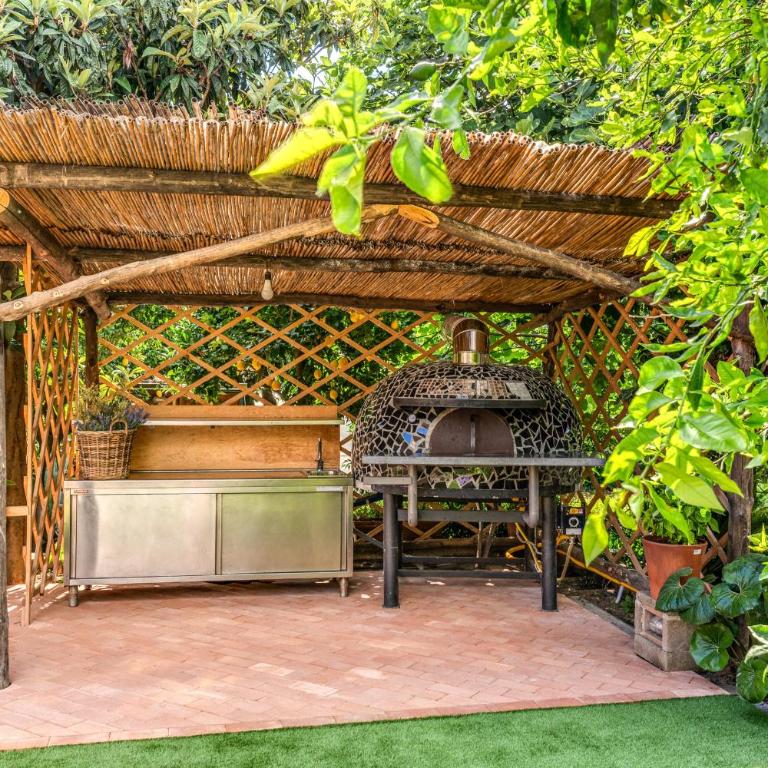 Romantic Garden - Three-Bedroom Villa - 32