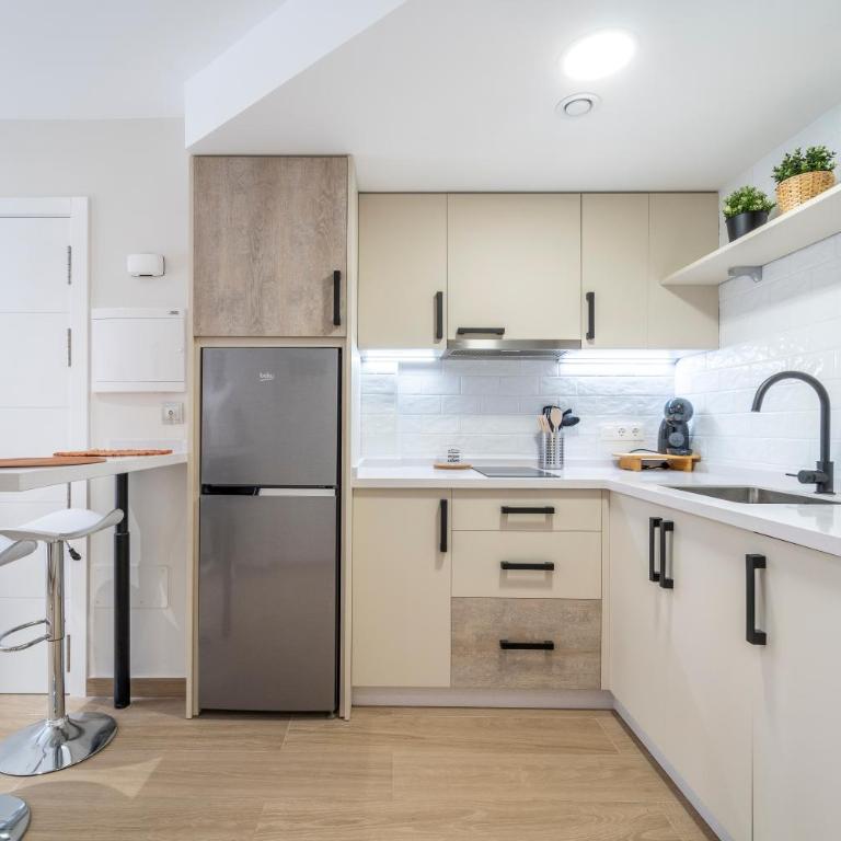 Gala Holidays City Center and Beach - Two-Bedroom Apartment - 9