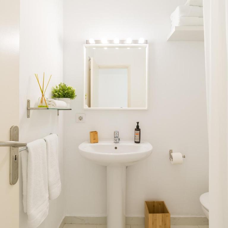 CITY FAMILY Néstor de la Torre - Three-Bedroom Apartment - 10