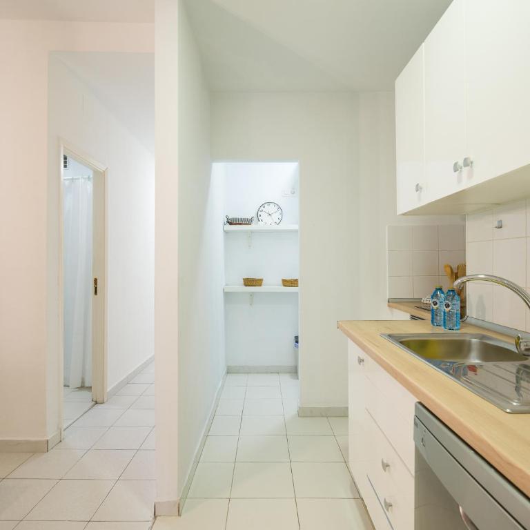 CITY FAMILY Néstor de la Torre - Three-Bedroom Apartment - 24