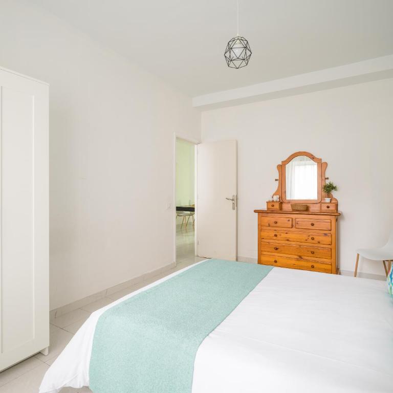 CITY FAMILY Néstor de la Torre - Three-Bedroom Apartment - 8