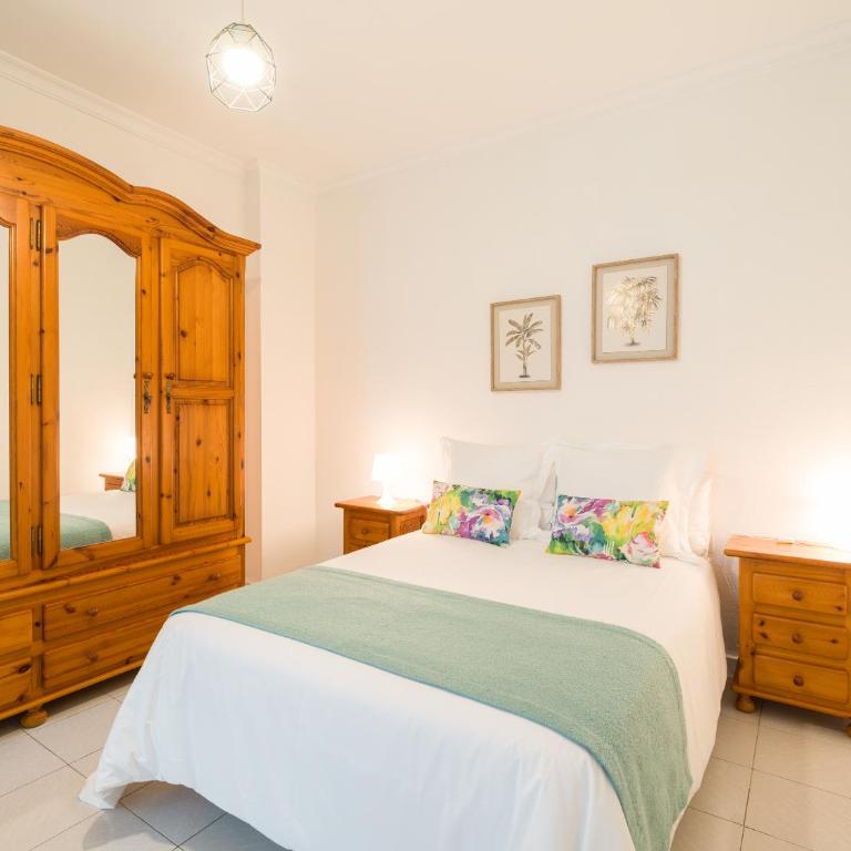 CITY FAMILY Néstor de la Torre - Three-Bedroom Apartment - 16