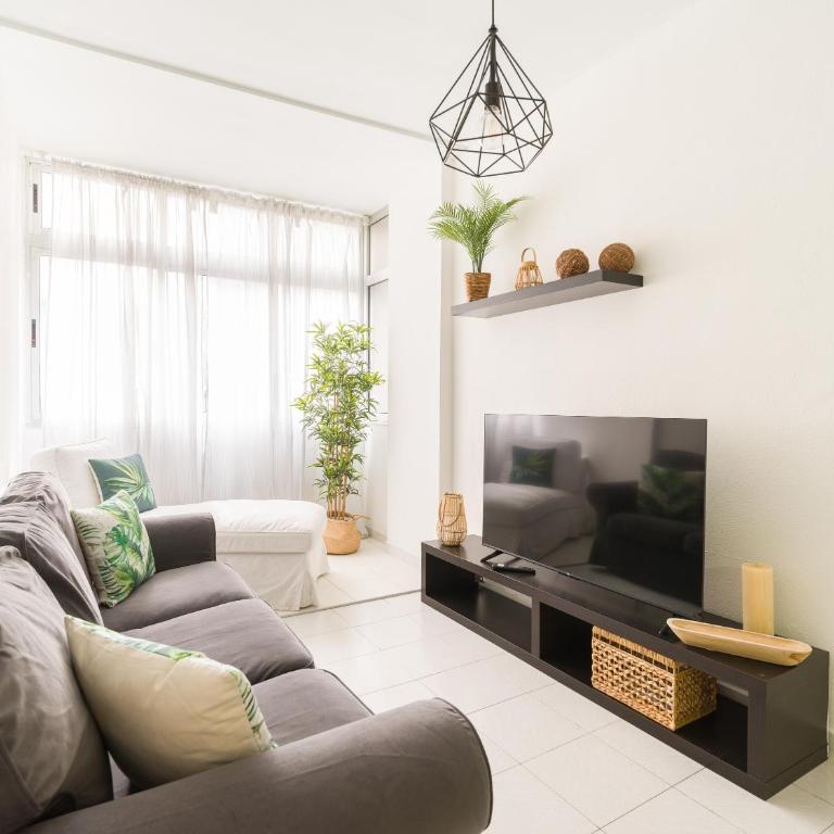 CITY FAMILY Néstor de la Torre - Three-Bedroom Apartment - 1