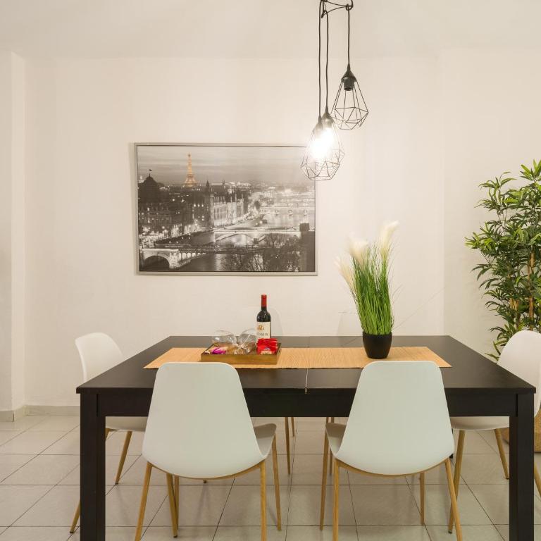 CITY FAMILY Néstor de la Torre - Three-Bedroom Apartment - 30