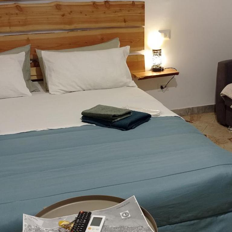 CasaRA - Triple Room with Private External Bathroom - 5