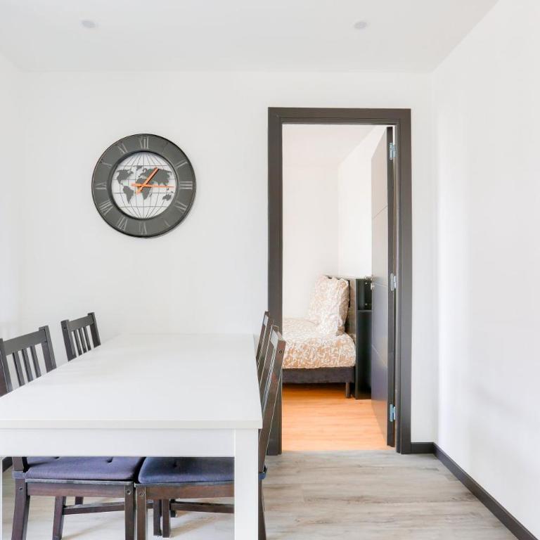 Lovely 2 BR Flat with balcony near the city centre - Apartamento de 2 dormitorios - 10