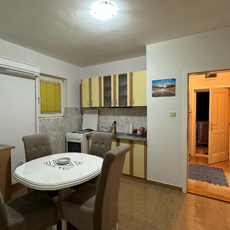 Apartman Tiki R Vrnjacka Banja - One-Bedroom Apartment - 4