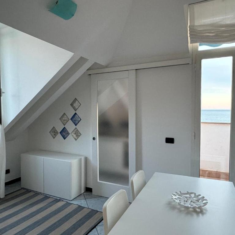 Appartamento sul mare con box auto - Appartamento con 2 Camere da Letto - 32